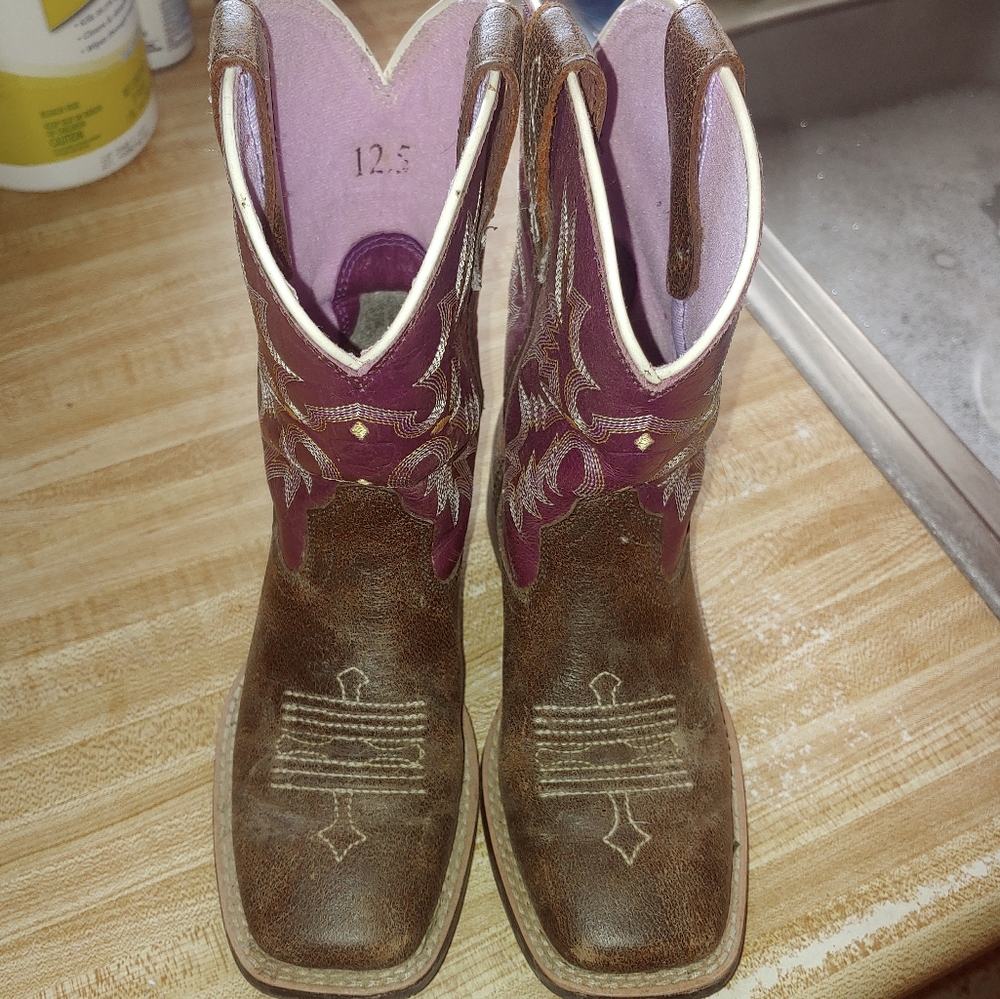 Little Girls ariat square toe boots